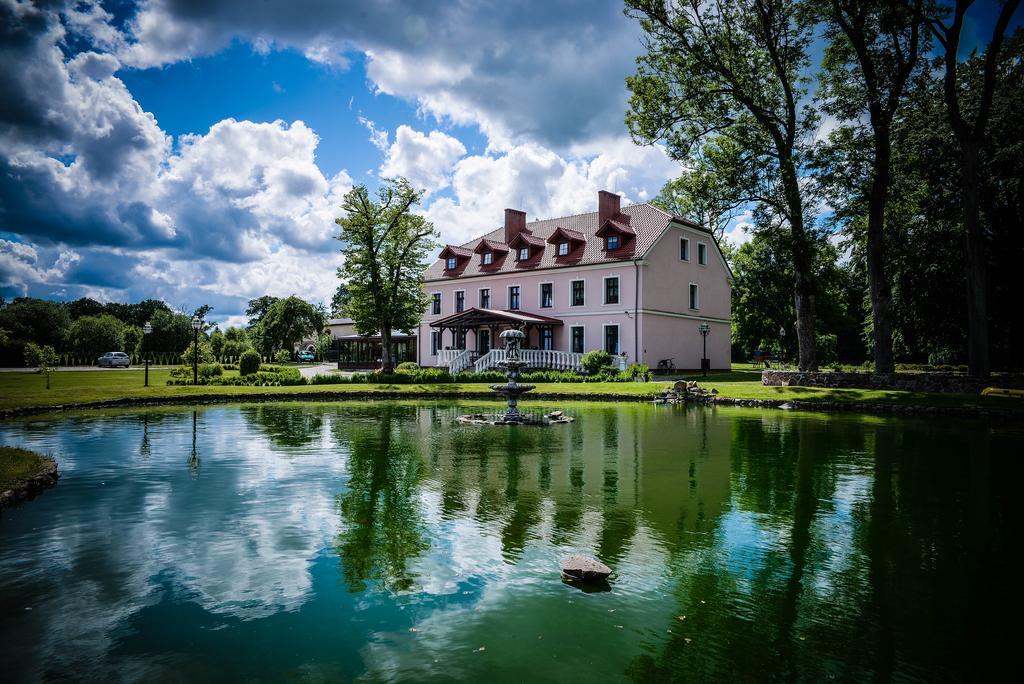Palac Plocko Hotel Buitenkant foto
