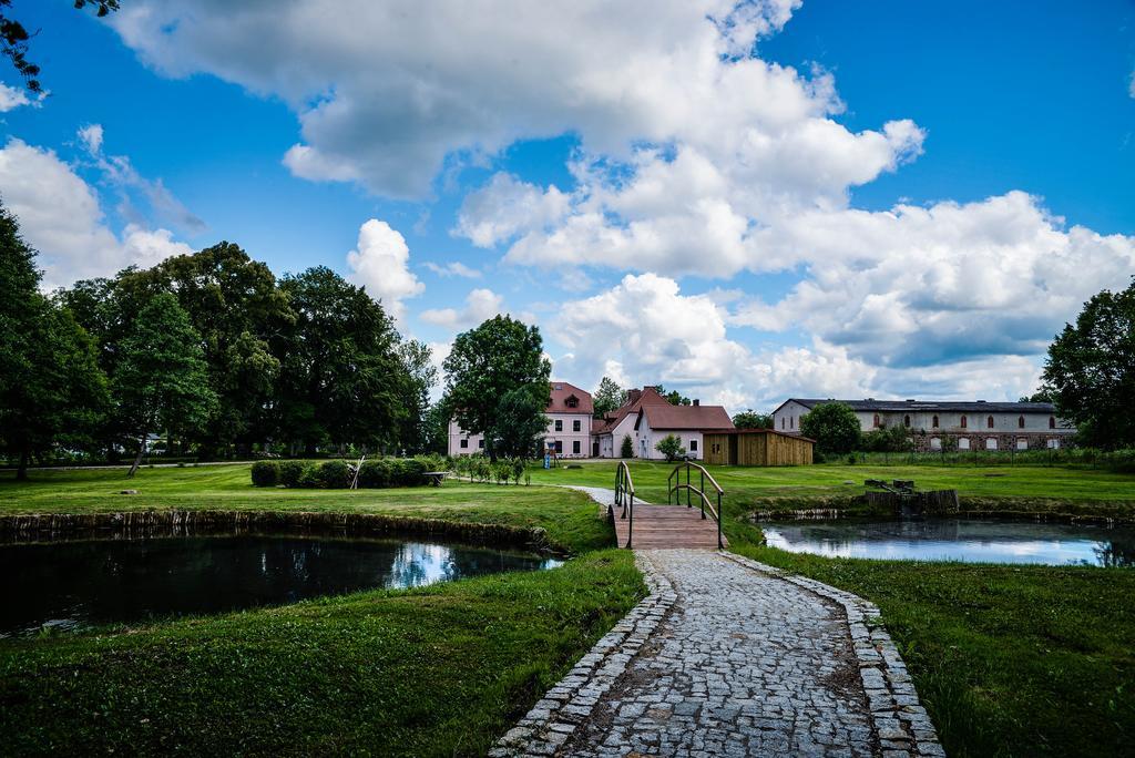 Palac Plocko Hotel Buitenkant foto
